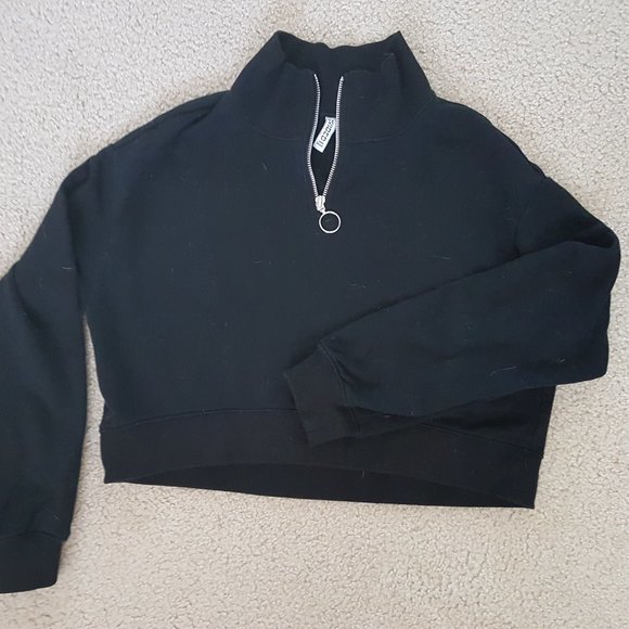 HM Knit Crop Top with O-ring Zipper - Picture 2 of 4